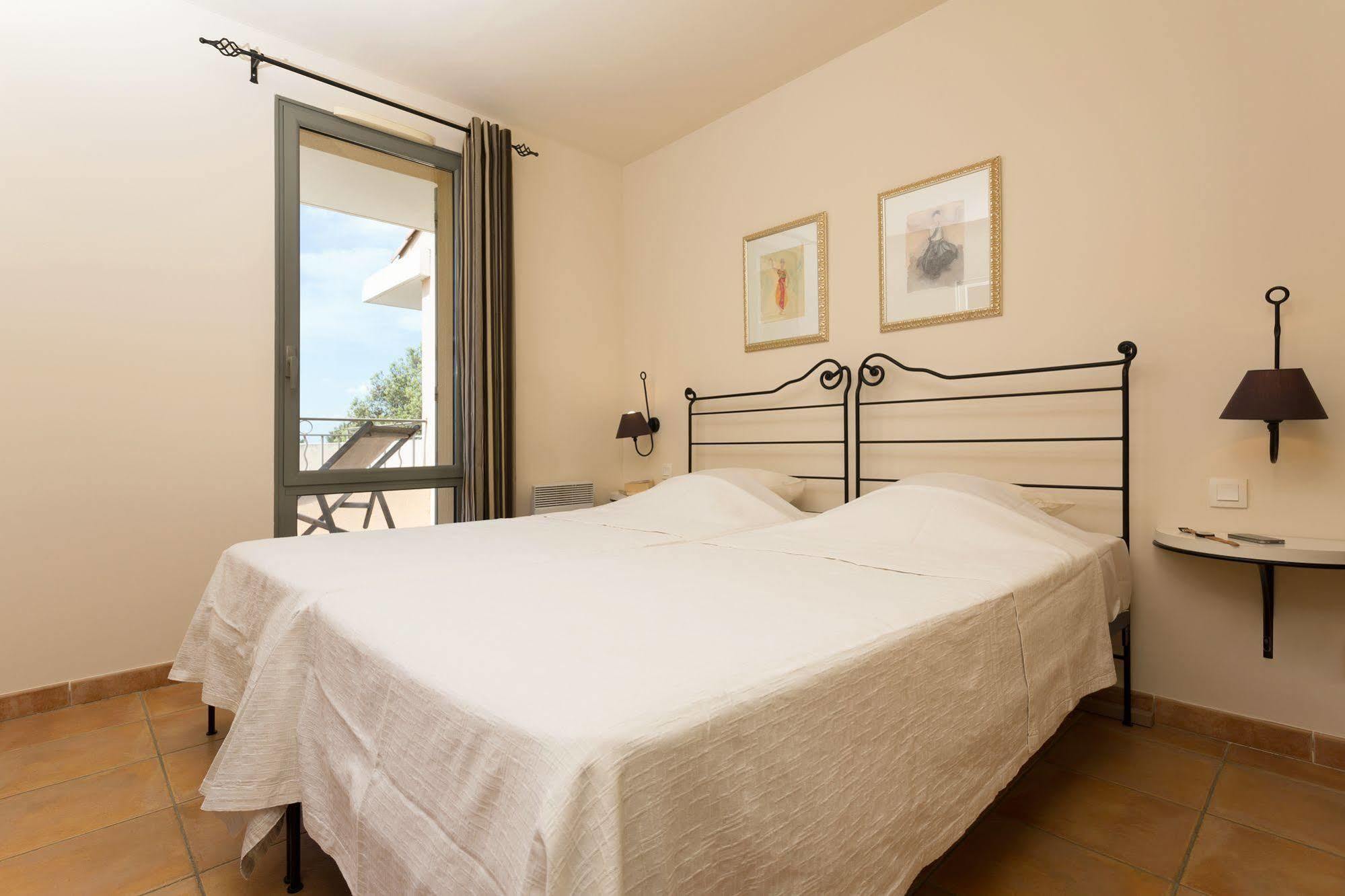 Madame Vacances Domaine Du Provence Country Club Service Premium Saumane-de-Vaucluse Екстериор снимка
