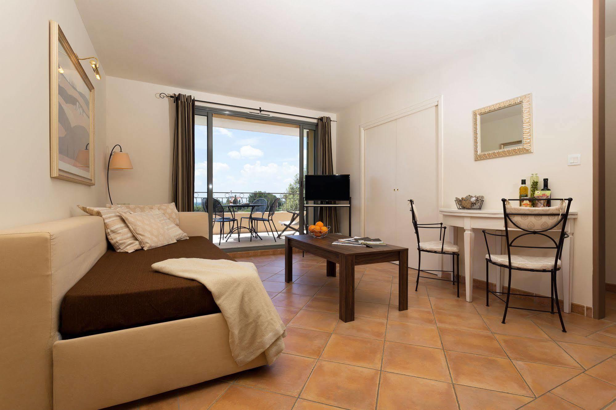 Madame Vacances Domaine Du Provence Country Club Service Premium Saumane-de-Vaucluse Екстериор снимка