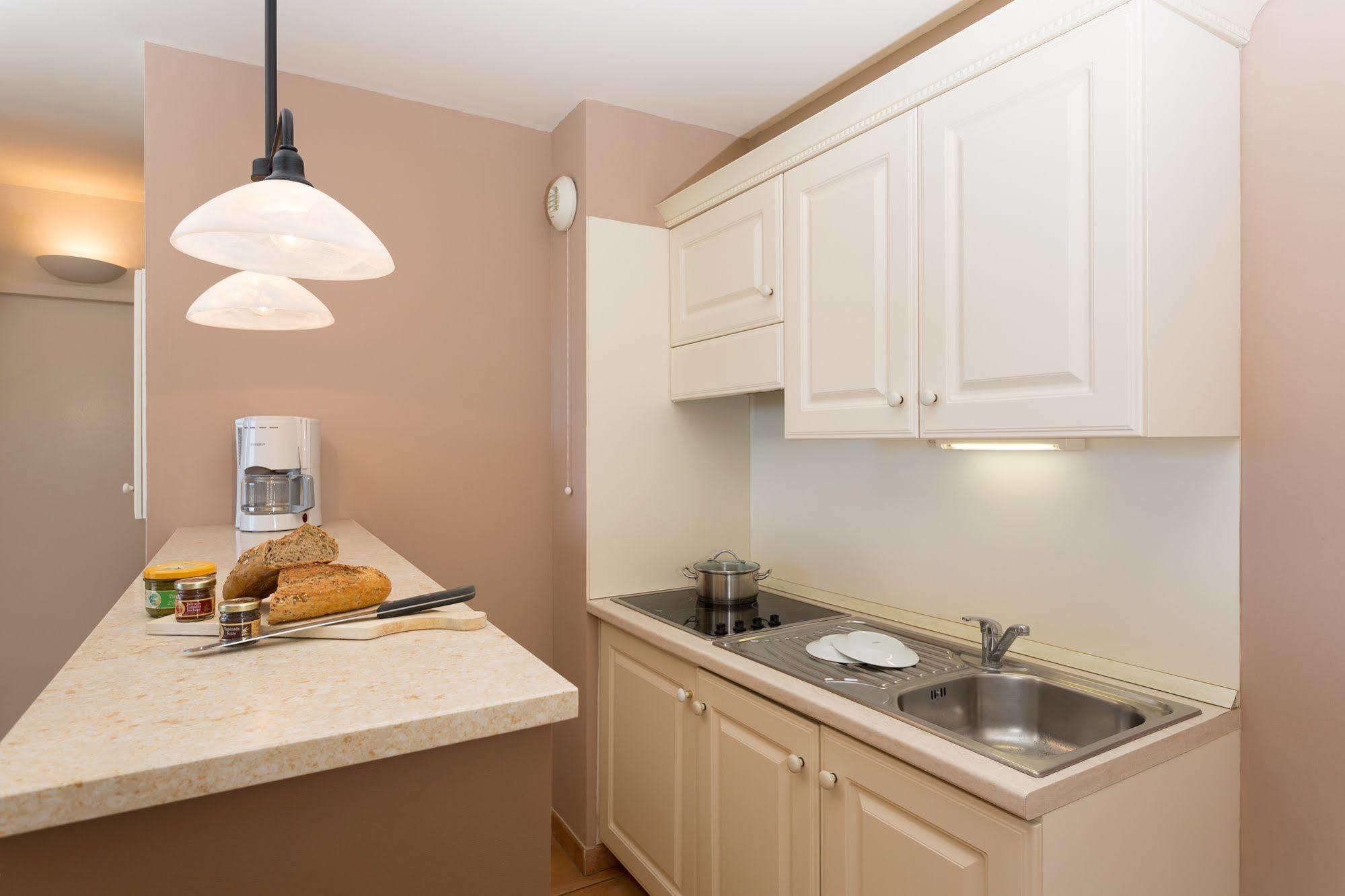 Madame Vacances Domaine Du Provence Country Club Service Premium Saumane-de-Vaucluse Екстериор снимка