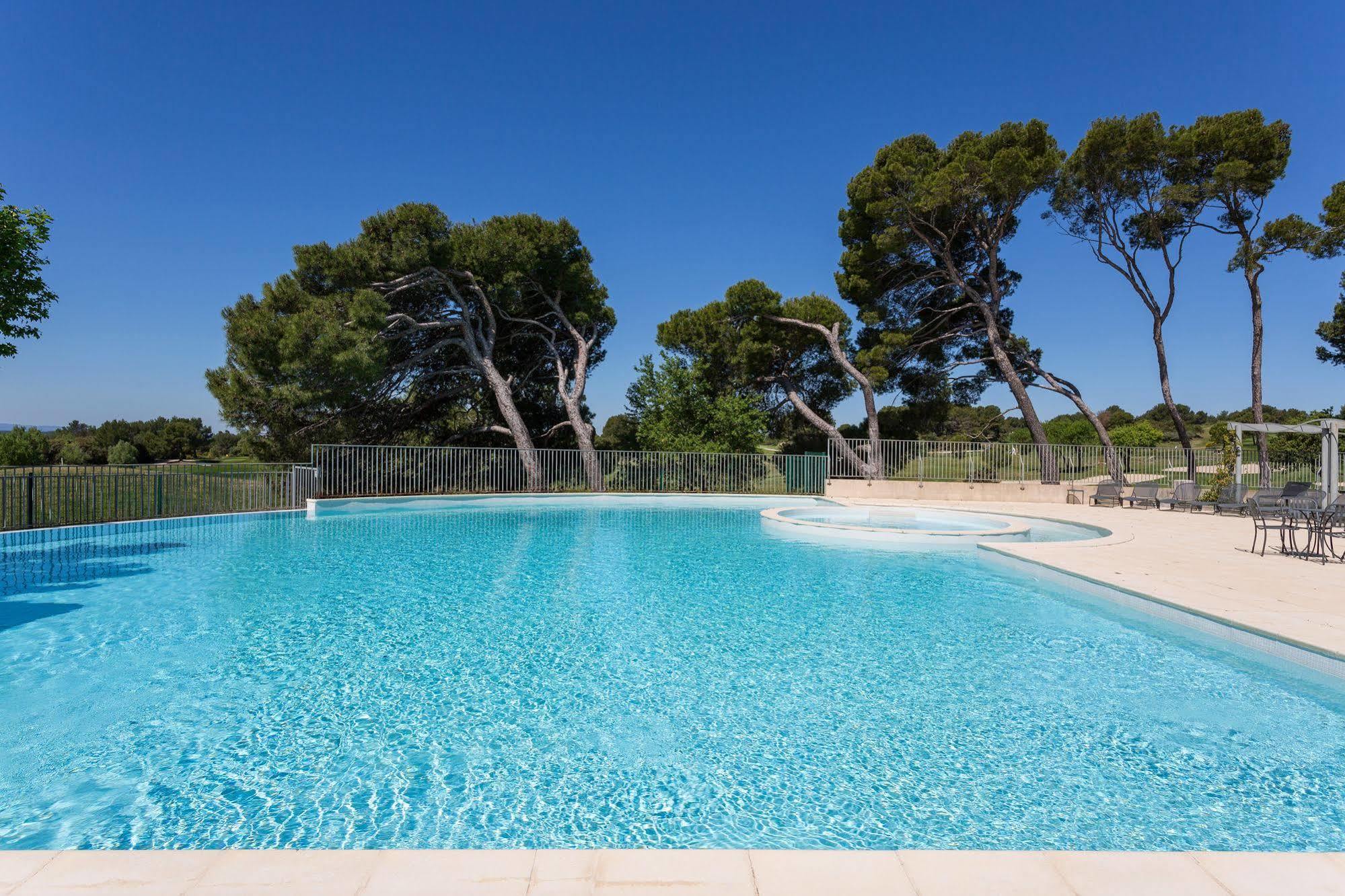 Madame Vacances Domaine Du Provence Country Club Service Premium Saumane-de-Vaucluse Екстериор снимка